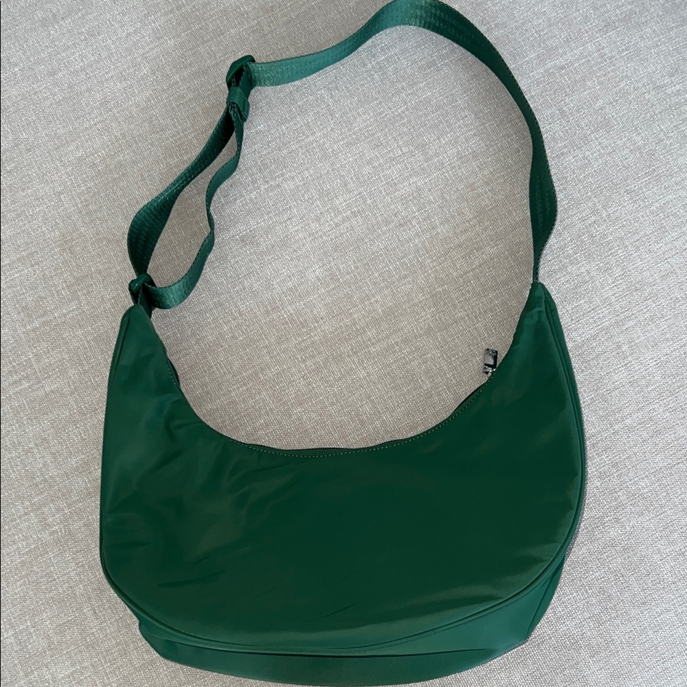 Aritzia Sunday Best. Classic Green Shoulder Bag